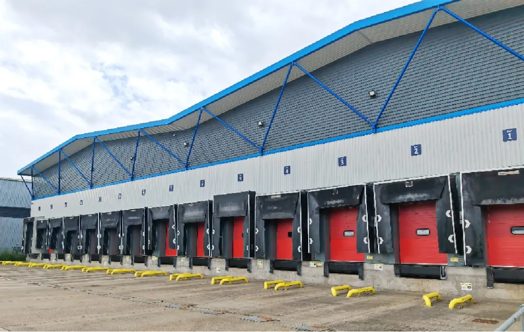 El almacén YDH UK Overseas Warehouse ha sido certificado oficialmente como uno de los primeros almacenes asociados semi-gestionados de TEMU en Europa.