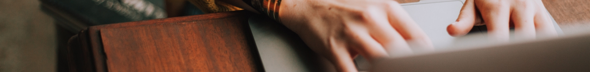 Información de Contacto